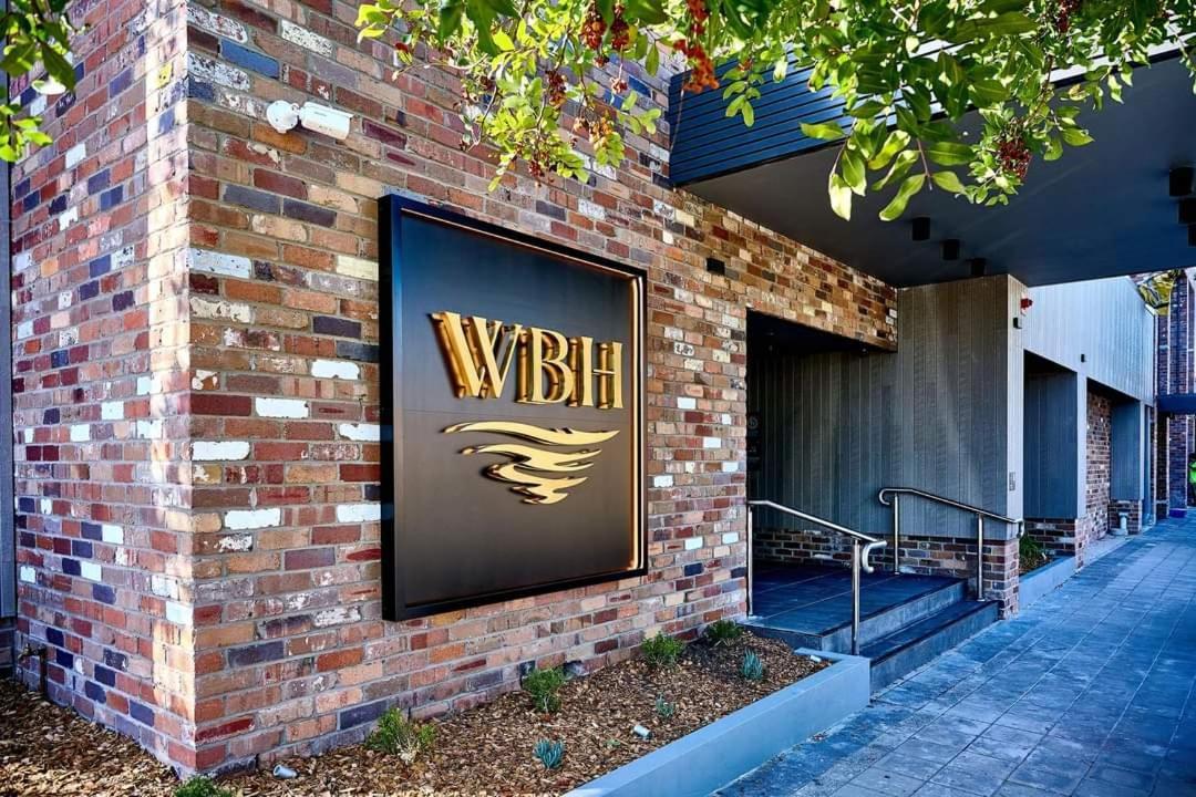Warners Bay Hotel Экстерьер фото